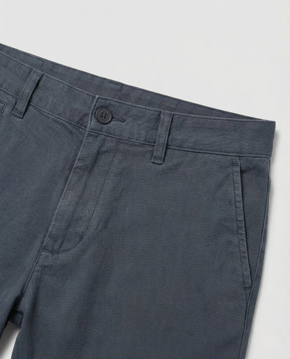 Detailansicht des weichen Fleecefutters der Herren-Chino