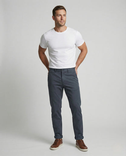 Herren-Thermo-Chino von vorn mit klassischem Schnitt