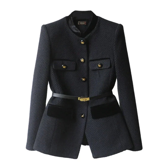 Women's coat with classic cut and belt 