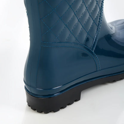 Rückansicht der Damen-Regenstiefel für nasses Wetter