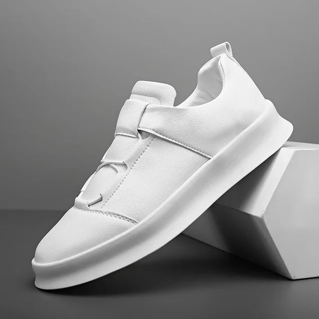 Eleganter Herren-Ledersneaker für Business-Casual-Outfits