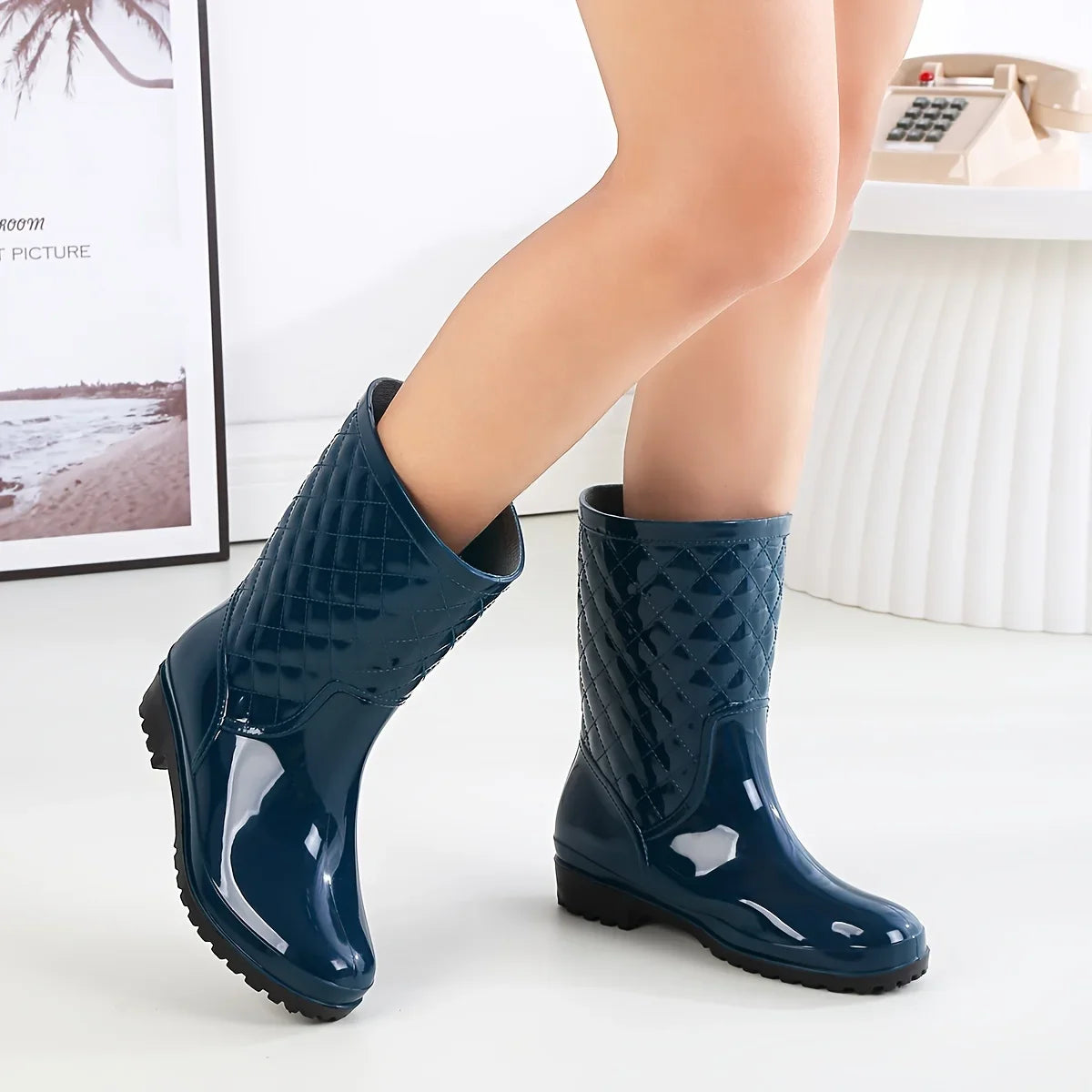 Damen-Regenstiefel von vorn mit praktischem elastischem Verschluss