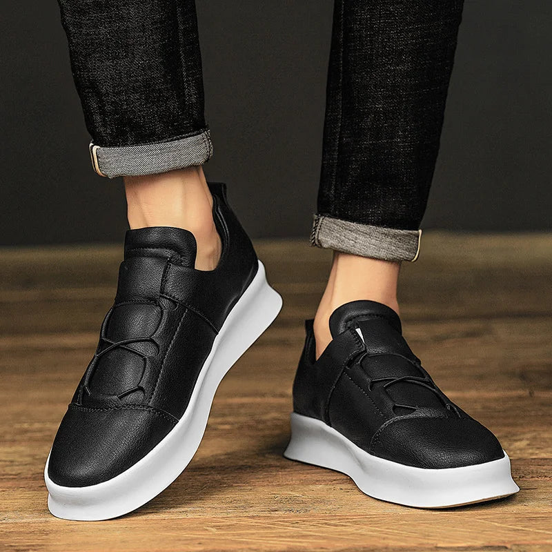 Detailansicht der Schnürung am Herren-Ledersneaker