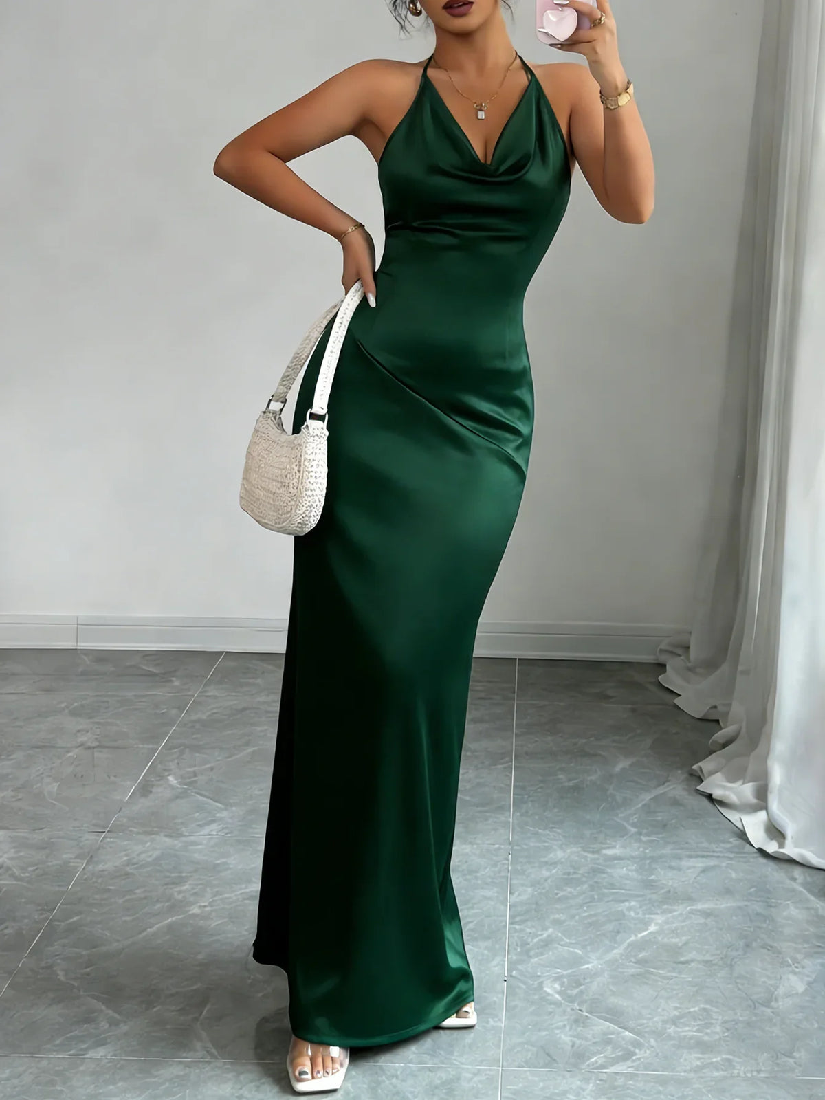 Fließendes Maxikleid für stilvolle Abendmode und Feiern