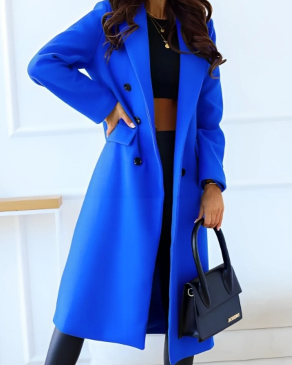 Women's coat with double-breasted button placket