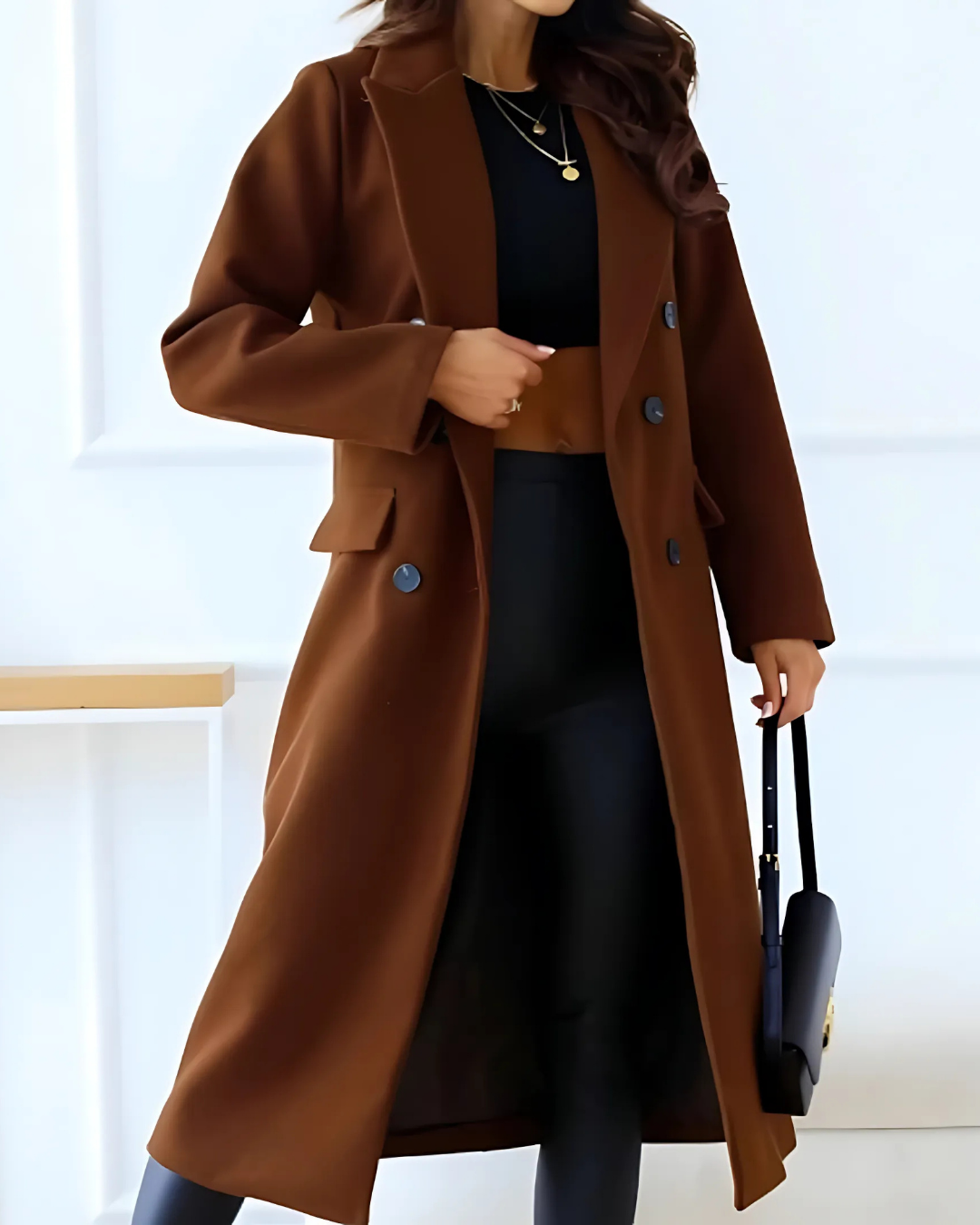 Women's coat with double-breasted button placket