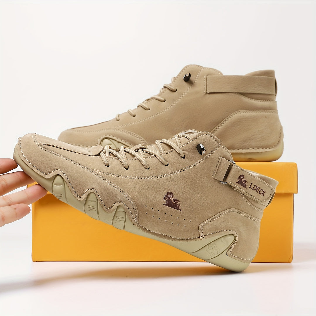 Lightweight hiking boots for women