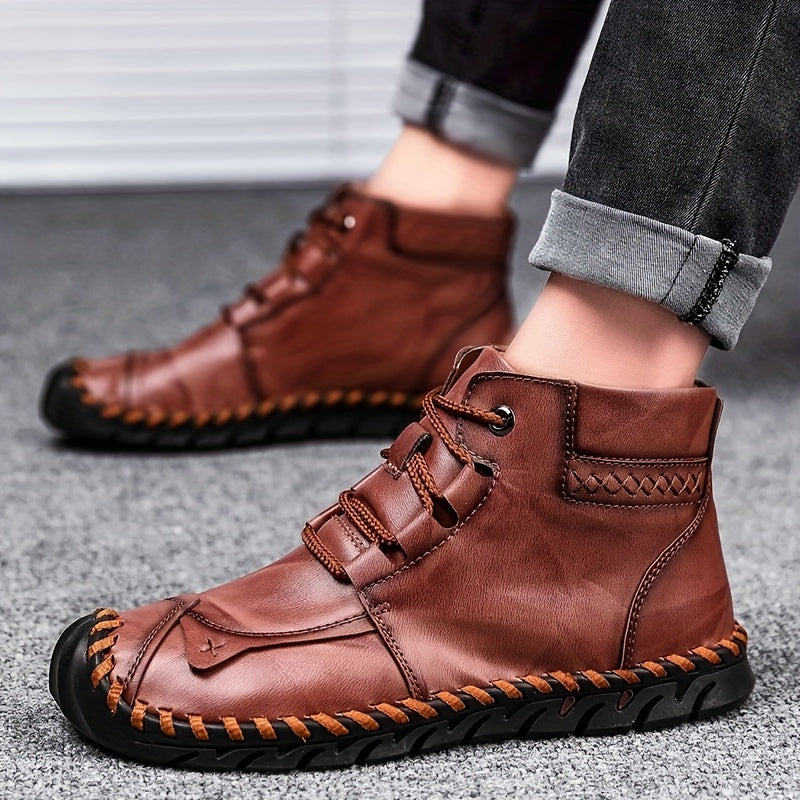 Lace-up ankle boots with contrasting stitching and profiled sole for men