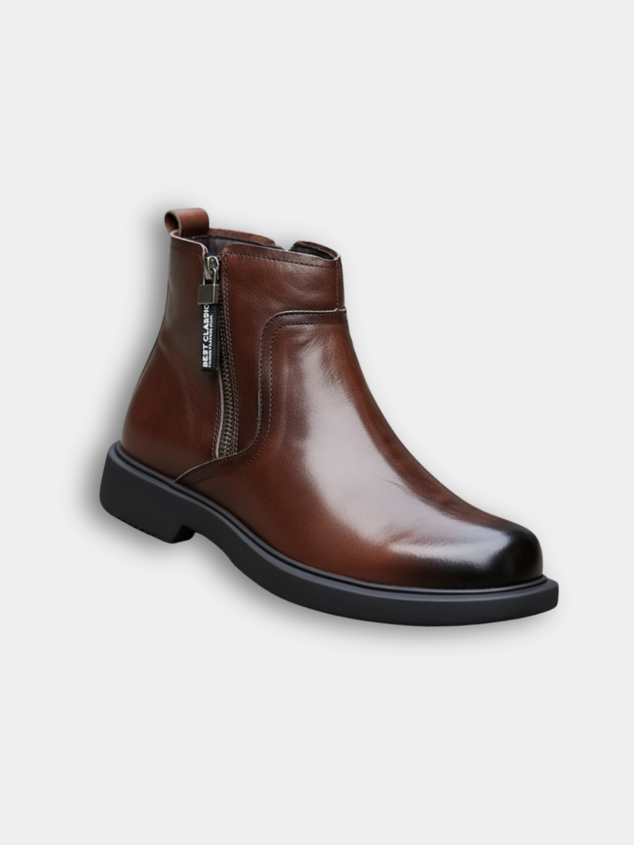 Braune Herren-Lederstiefel mit praktischem Reißverschluss in der Vorderansicht
