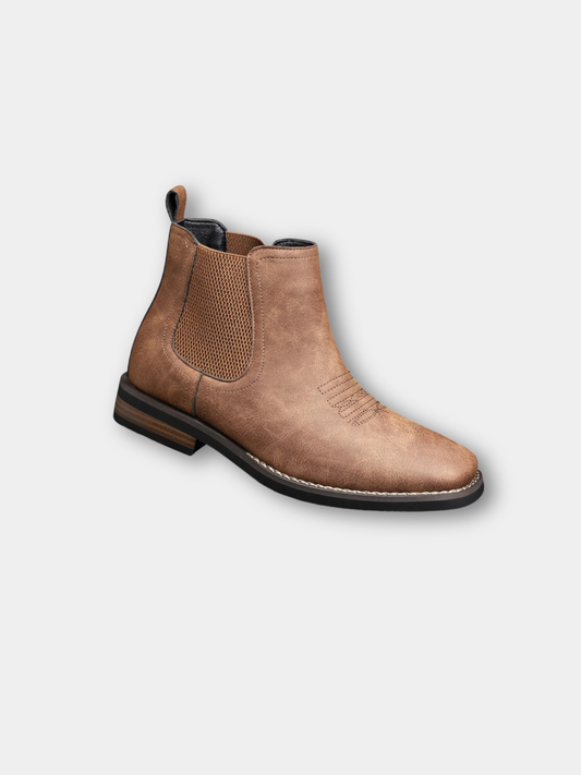 Herren Chelsea-Stiefeletten zum Reinschlüpfen in einer frontalen Ansicht