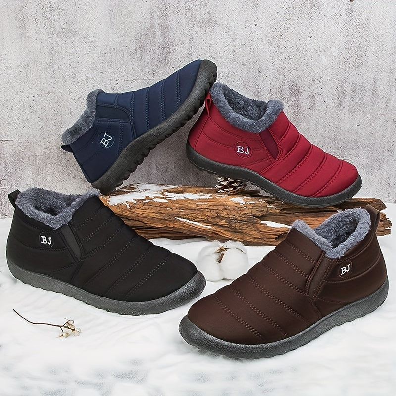 Lined slip-on snow boots with profiled sole for women