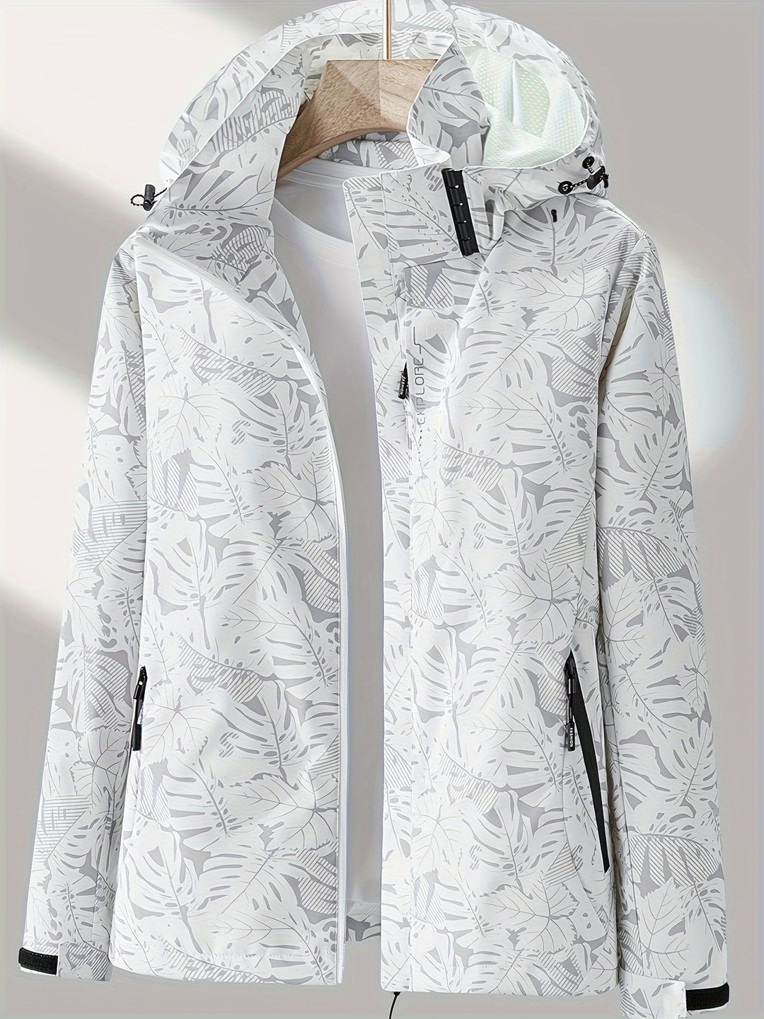 Camouflage outdoor jacket with detachable hood for women