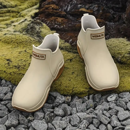 Profilsohle der wasserdichten Damen-Gummistiefel für sicheren Halt
