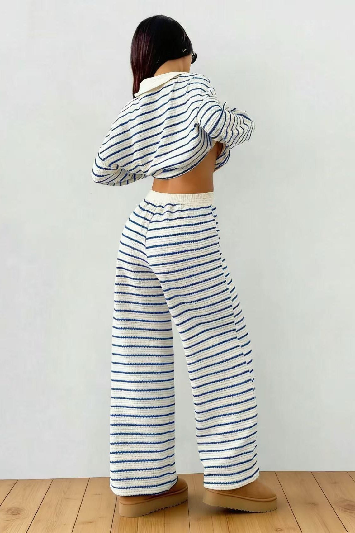 Damen-Strick-Zweiteiler als stilvoller und bequemer Freizeitlook