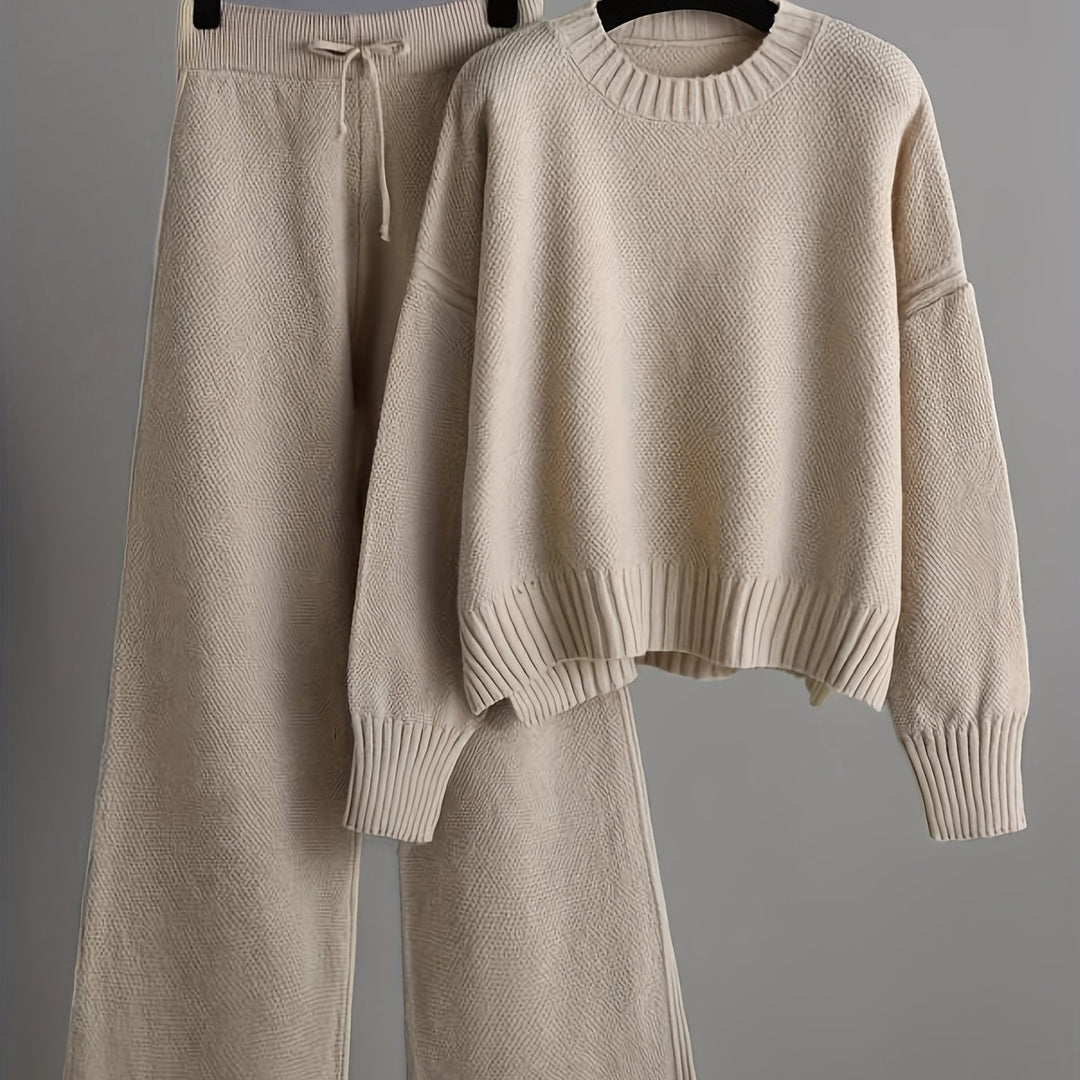 Two-piece knitwear set with round neck and wide-leg trousers for women