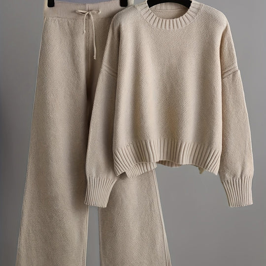 Two-piece knitwear set with round neck and wide-leg trousers for women
