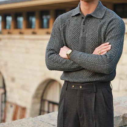 Herrenpullover mit Strukturstrick als vielseitiges Outfit für Alltag und Freizeit