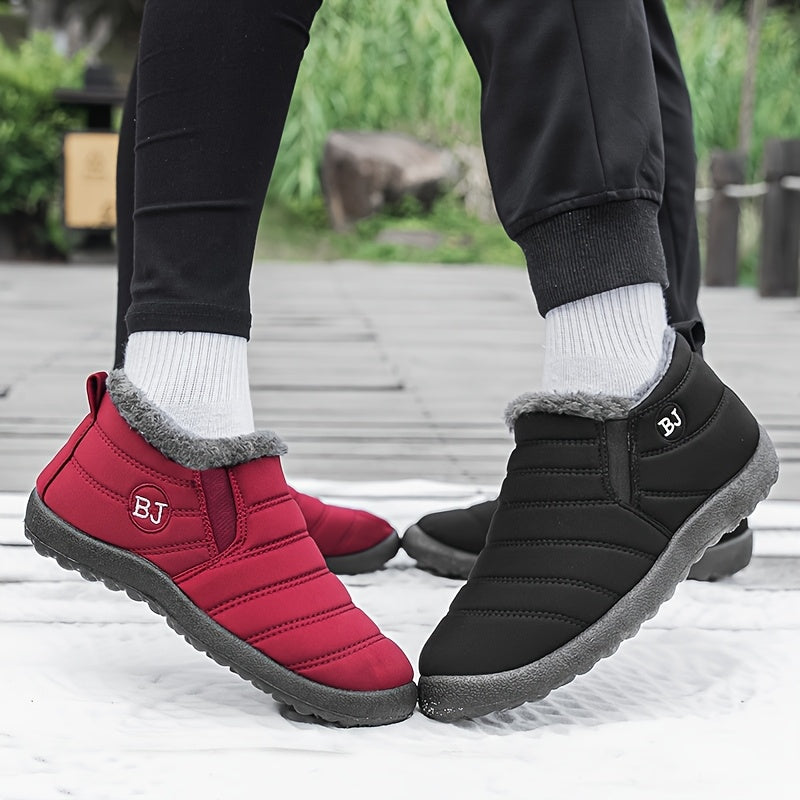 Lined slip-on snow boots with profiled sole for women