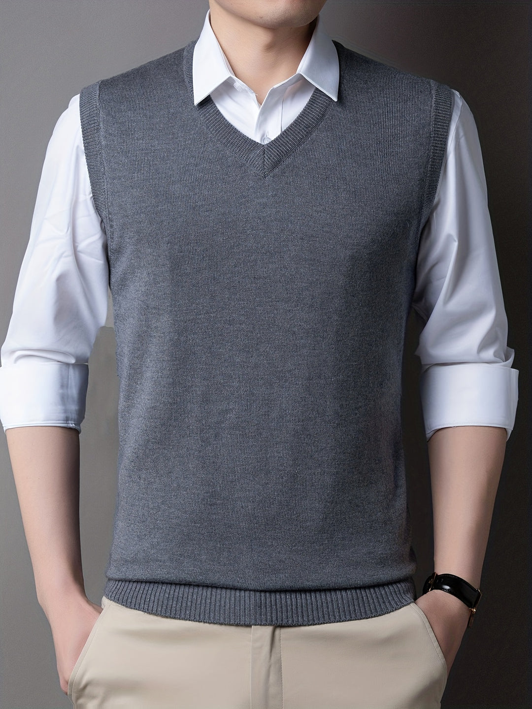 Sleeveless V-neck knit sweater for men