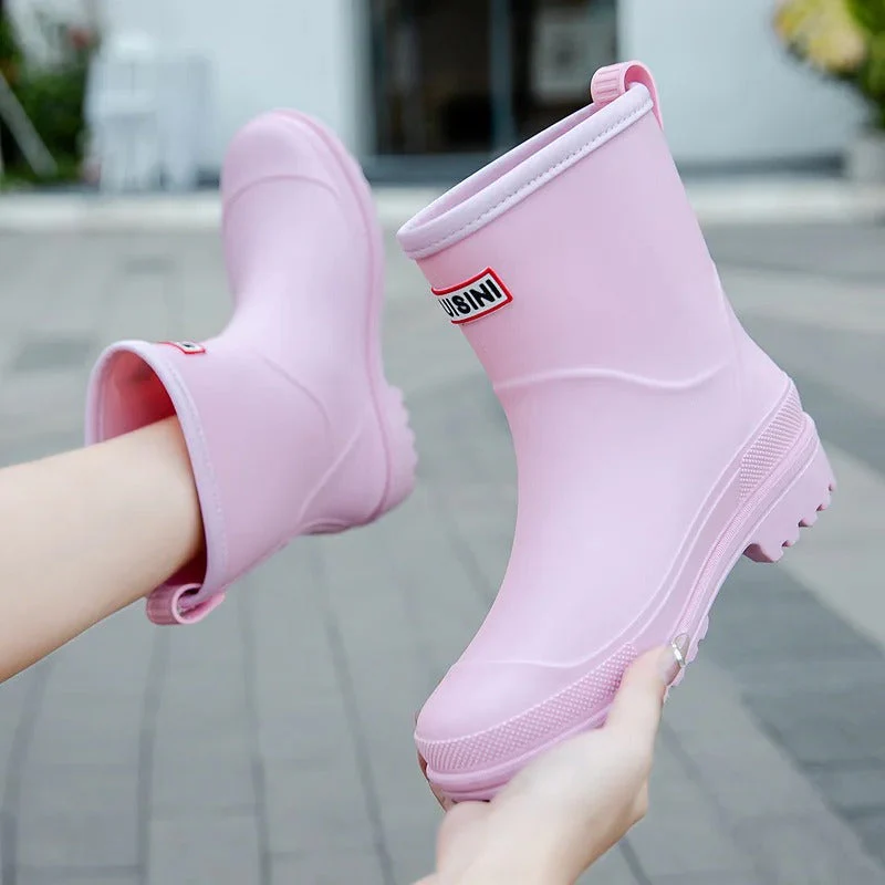 Unterseite der Gummistiefel mit profiliertem Sohlenbereich