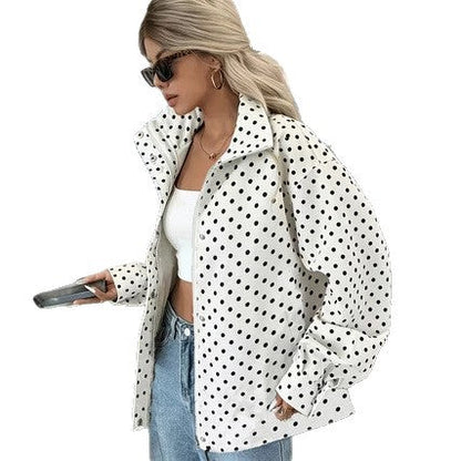 Damen-Kurzjacke als stilvolle Ergänzung für verschiedene Outfits