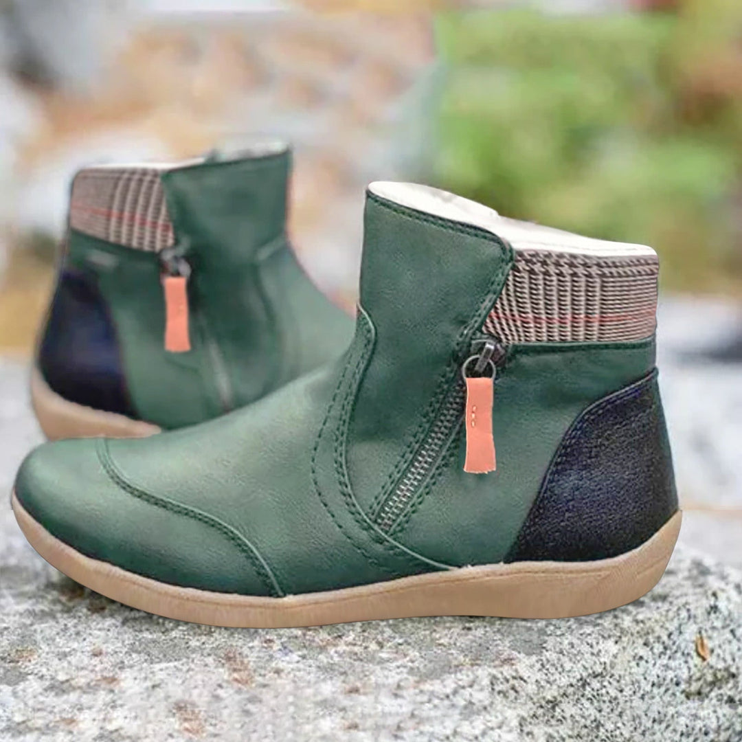 Women's boots with weatherproof design and zipper