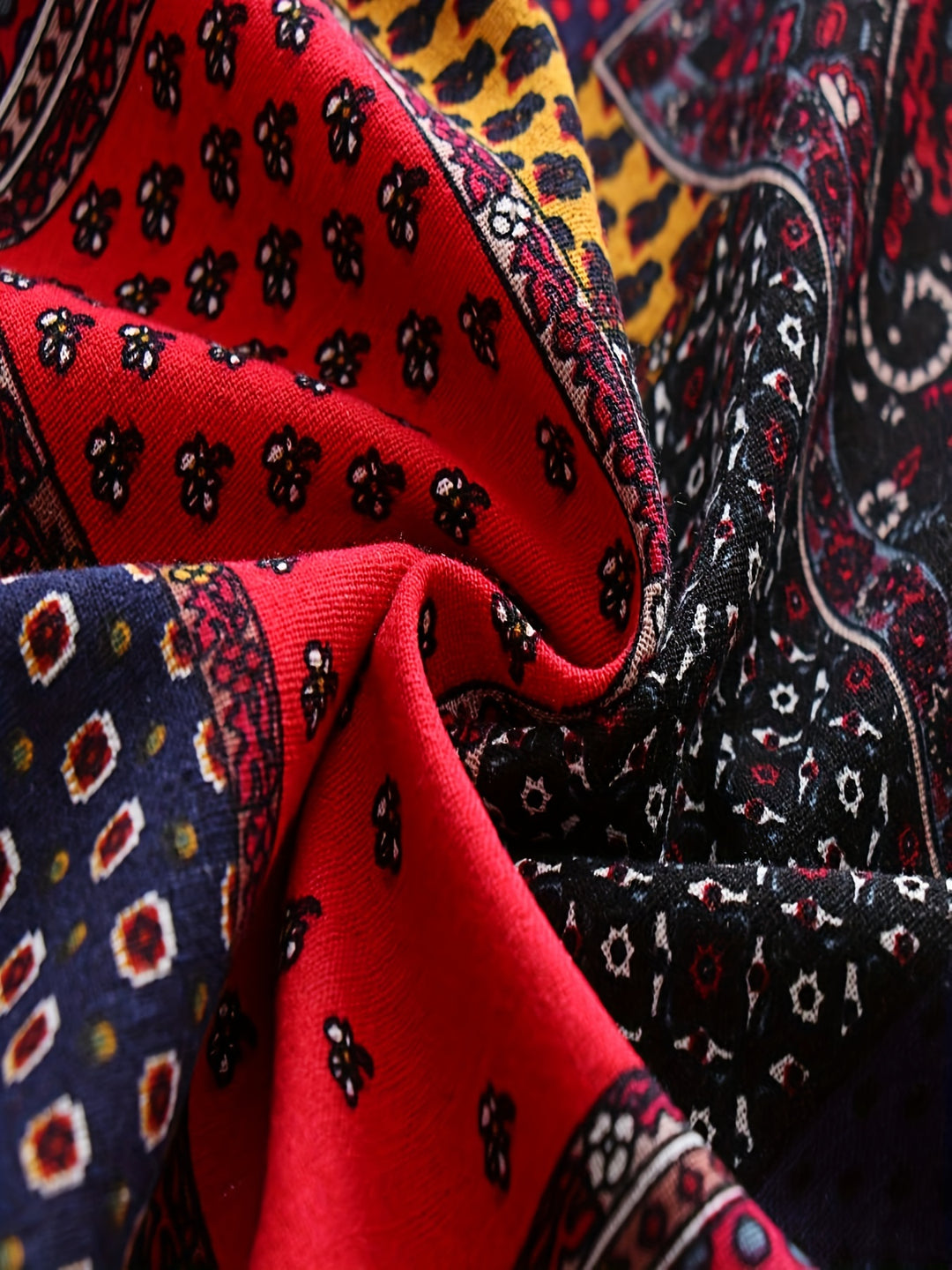 Trendy winter jacket with hood for women