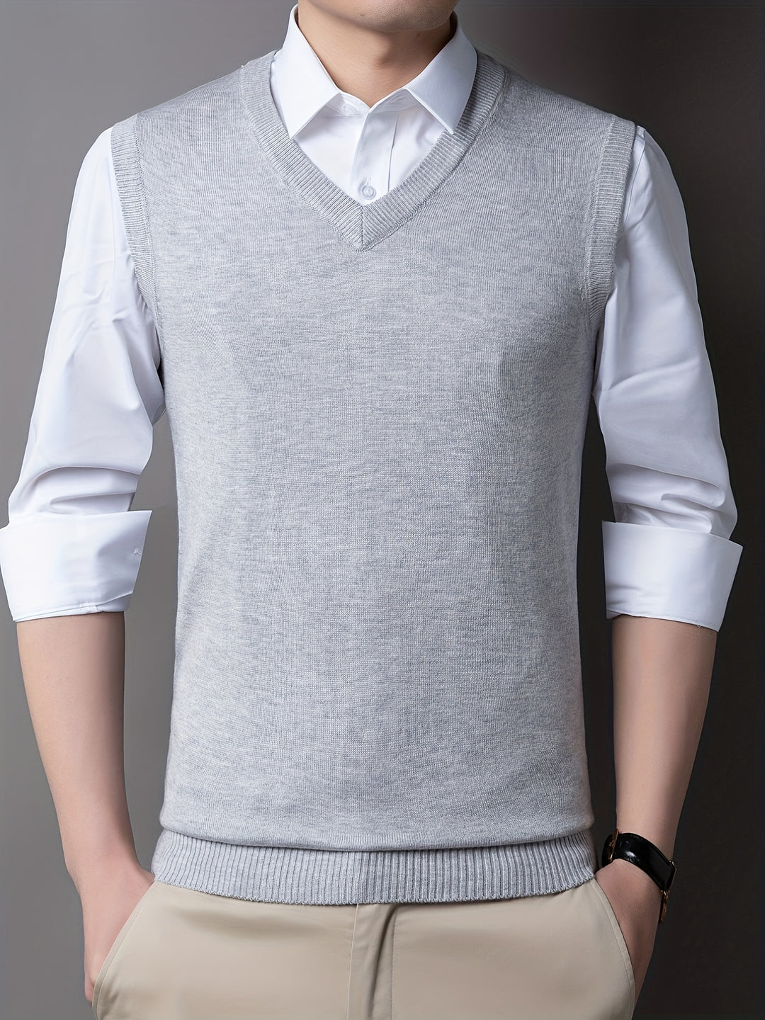 Sleeveless V-neck knit sweater for men