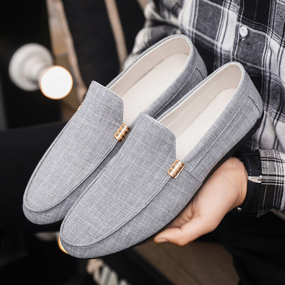 Paar atmungsaktive Slip-On-Schuhe für Herren in der Gesamtansicht