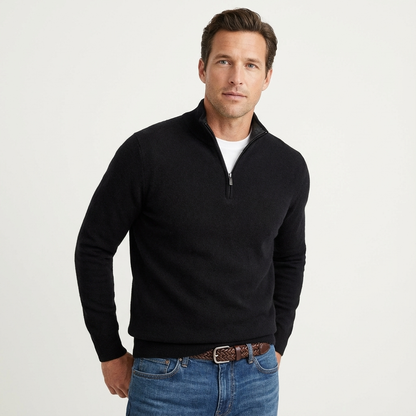 Nahaufnahme des Stehkragens am Herren Quarter-Zip-Pullover
