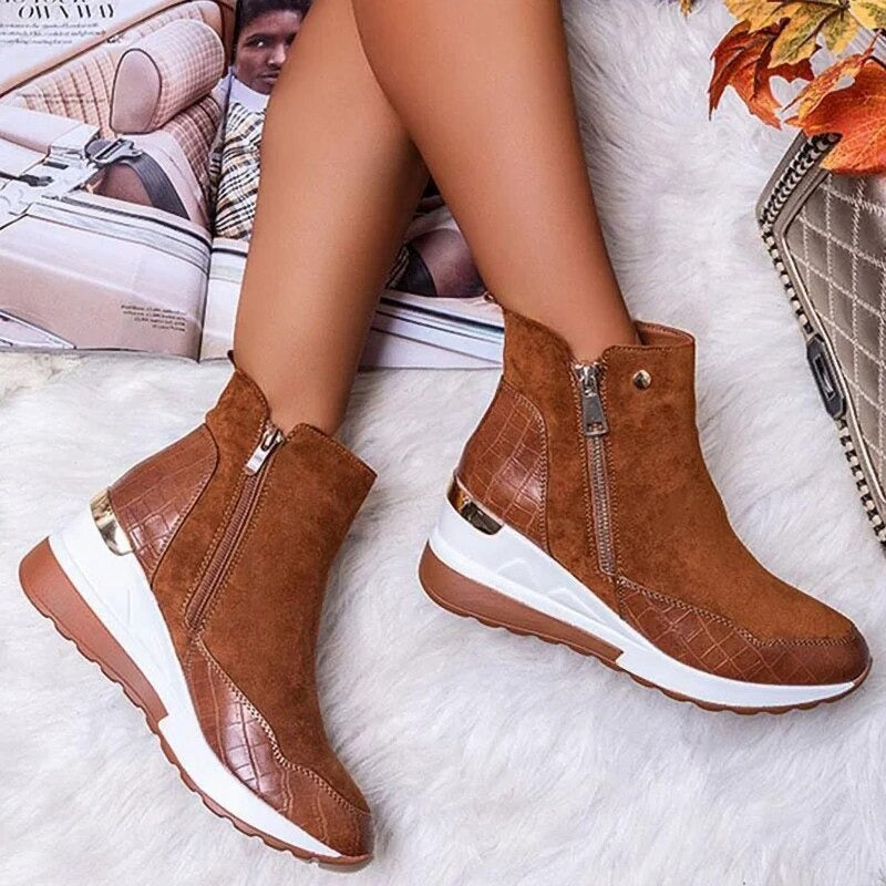 Women's ankle boots with wedge heel and zipper 