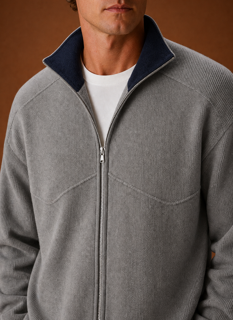 Nahaufnahme des Reißverschlusses an der Strickjacke