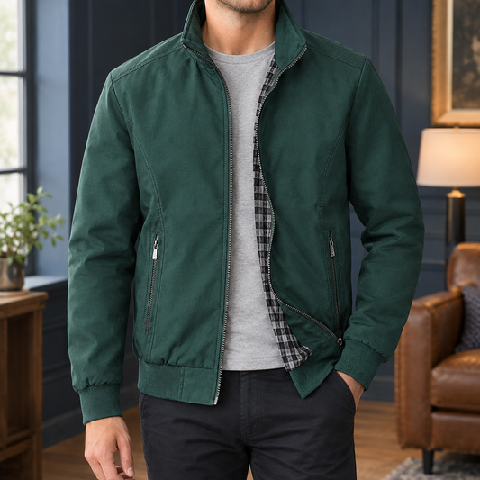 Herrenjacke mit Stehkragen und Reißverschluss in der Vorderansicht