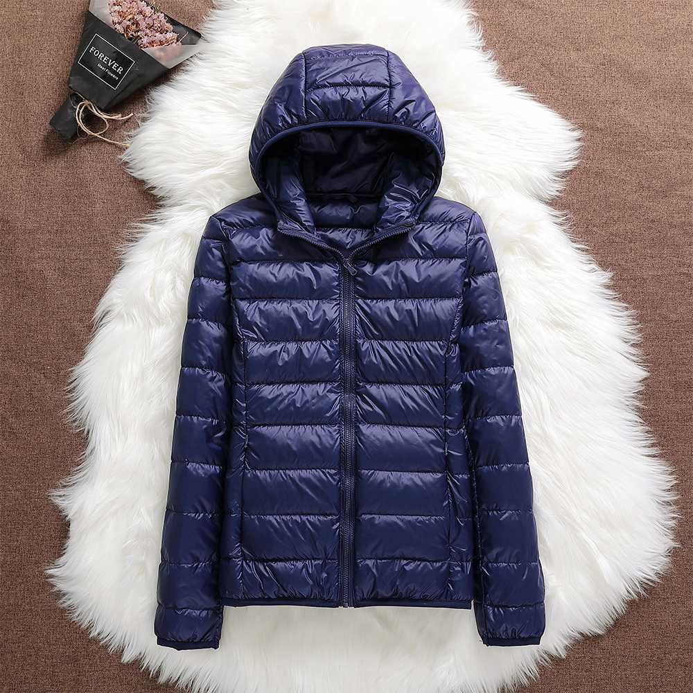 Women's down jacket with hood and classic design 