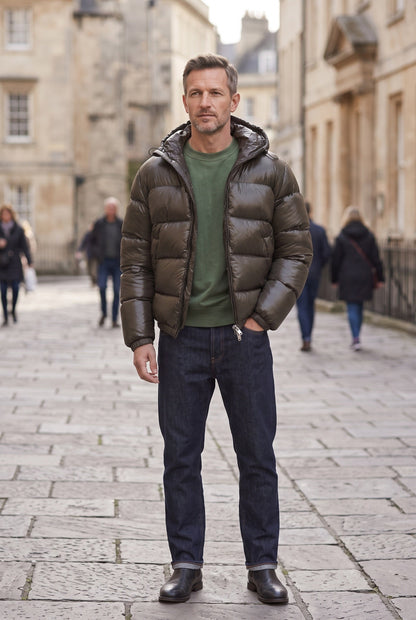 Rückansicht der warmen Herren-Steppjacke für kalte Tage