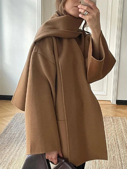 Klassischer Polyesterschal in Grau als elegantes Damenaccessoire