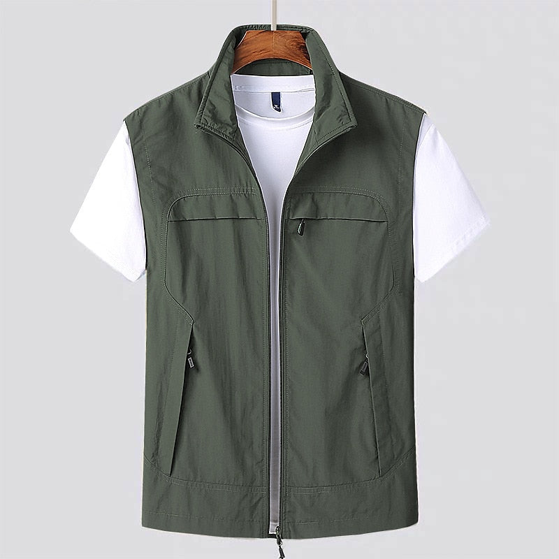 Men's Vest with Lightweight Design 