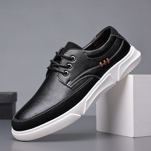 Herren-Oxford-Schuhe aus Leder mit Glanzfinish in Seitenansicht