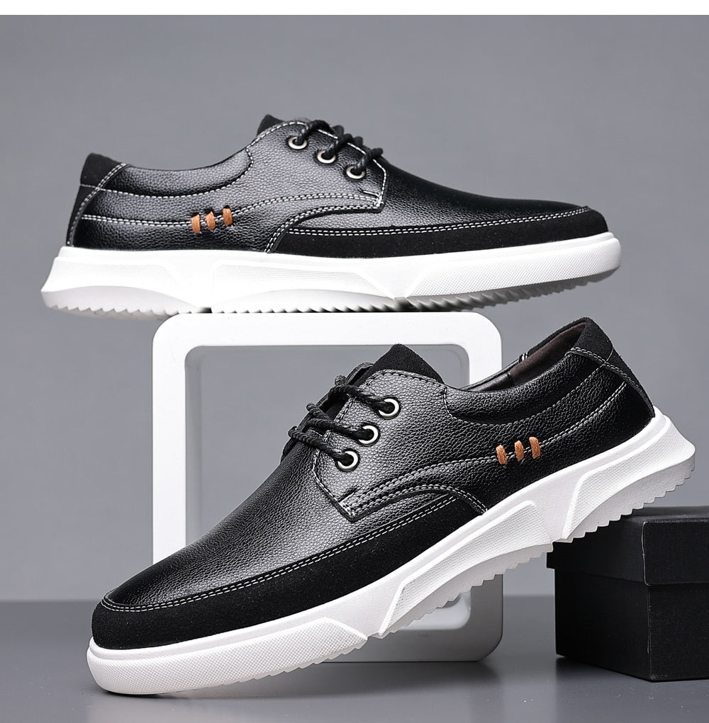 Elegante Herren-Lederschuhe im Oxford-Stil von oben gezeigt