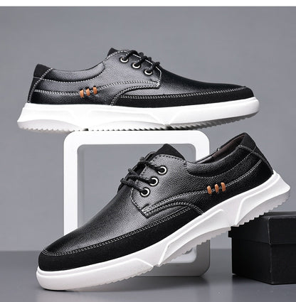 Elegante Herren-Lederschuhe im Oxford-Stil von oben gezeigt