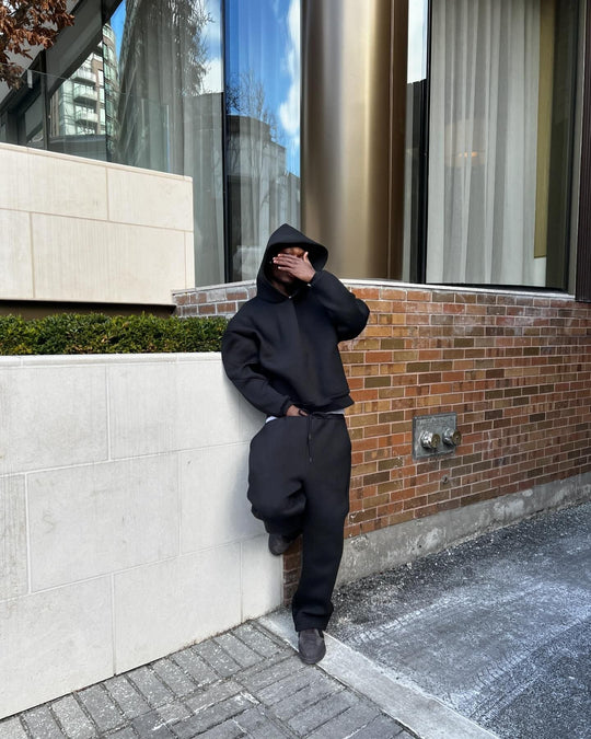 Unisex tracksuit with minimalist design