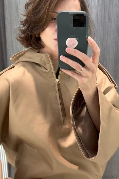Hoodie-Jacke im Regular Fit als vielseitige Freizeitbekleidung