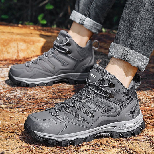 Men's hiking boots with classic design