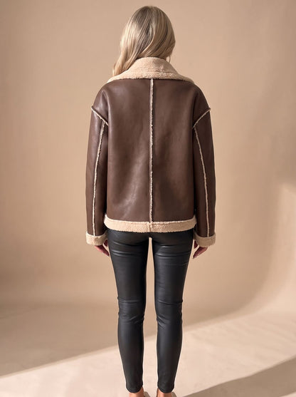 Damen-Aviatorjacke mit geschlossenem Knopfverschluss von vorn