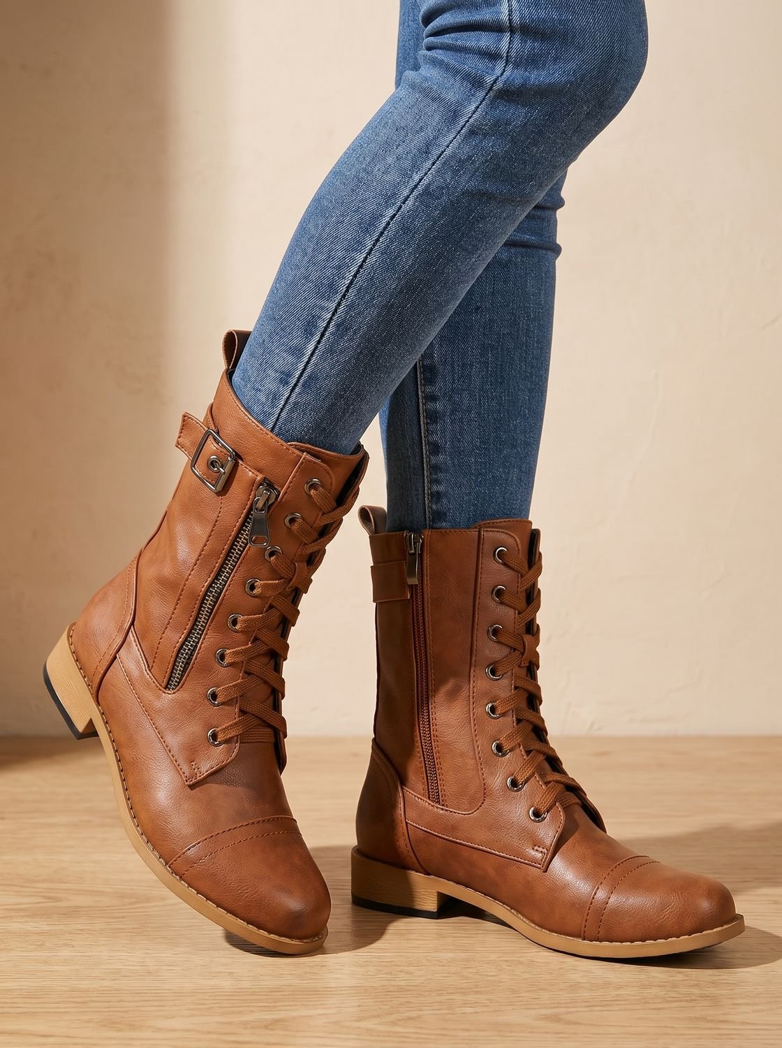 Detailansicht der robusten Sohle der Damen-Schnürboots